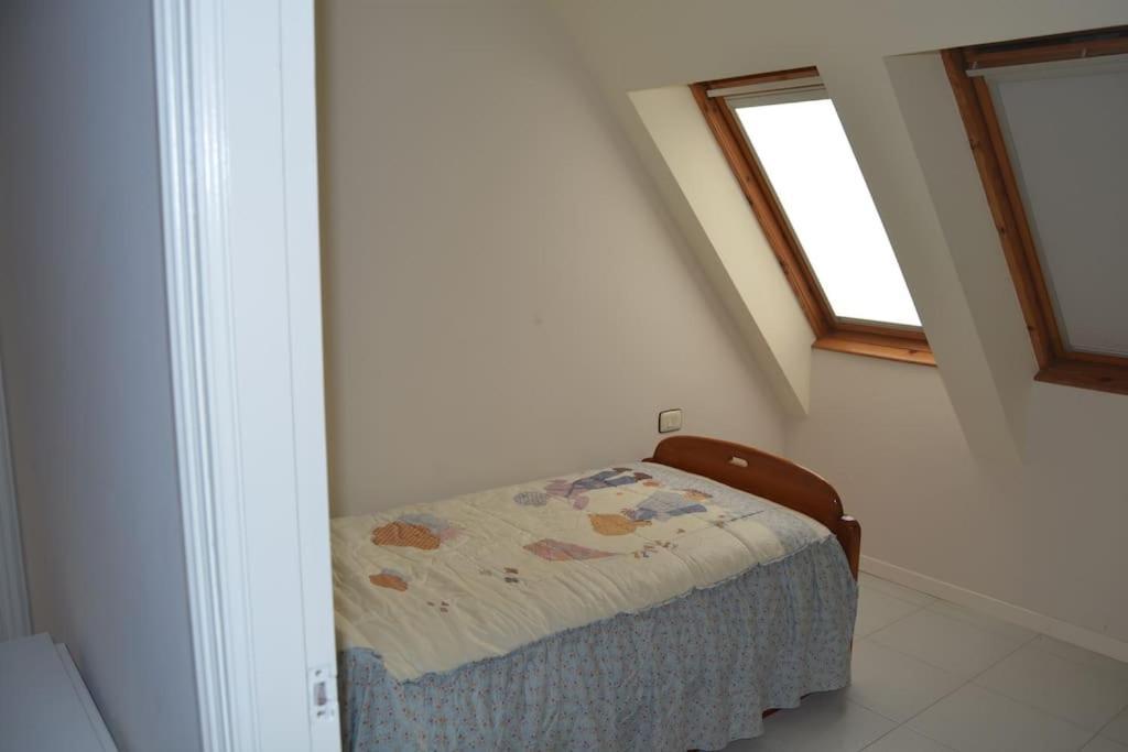 Precioso Atico A Pie De Playa, En Mino. Apartment Bagian luar foto